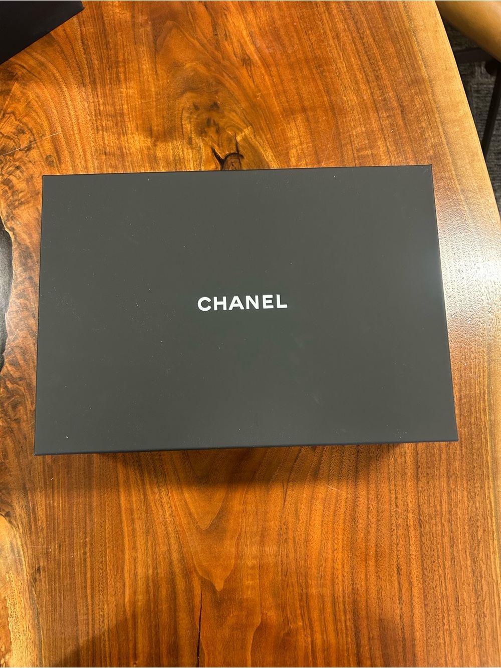 CHANEL Gift box with Dust Bag + Camellia Accessory-Medium Rectangular